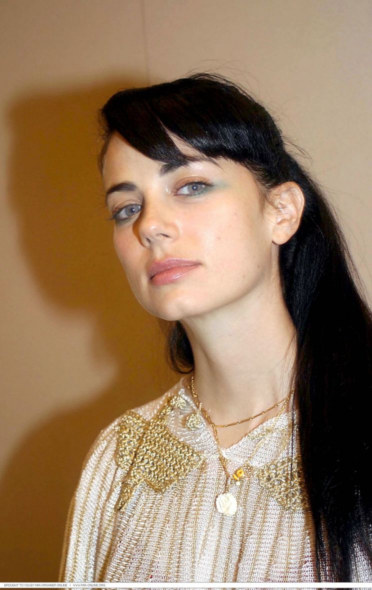 Mia Kirshner