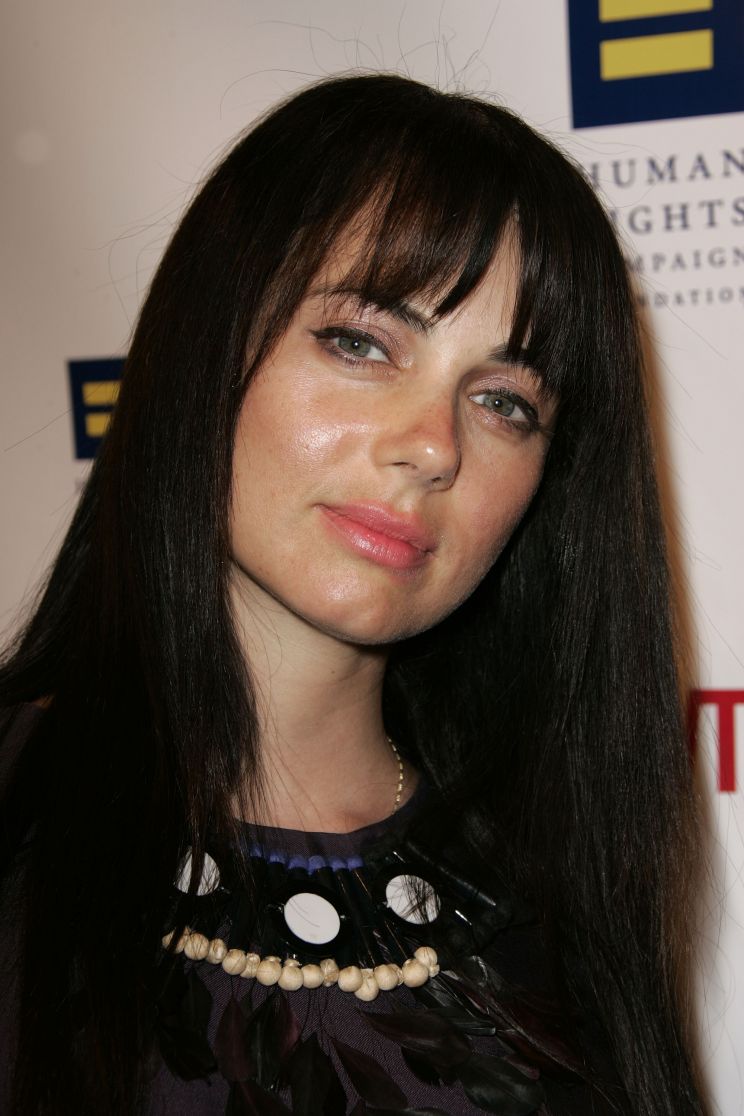 Mia Kirshner
