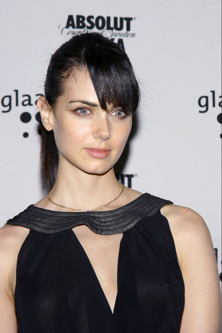 Mia Kirshner