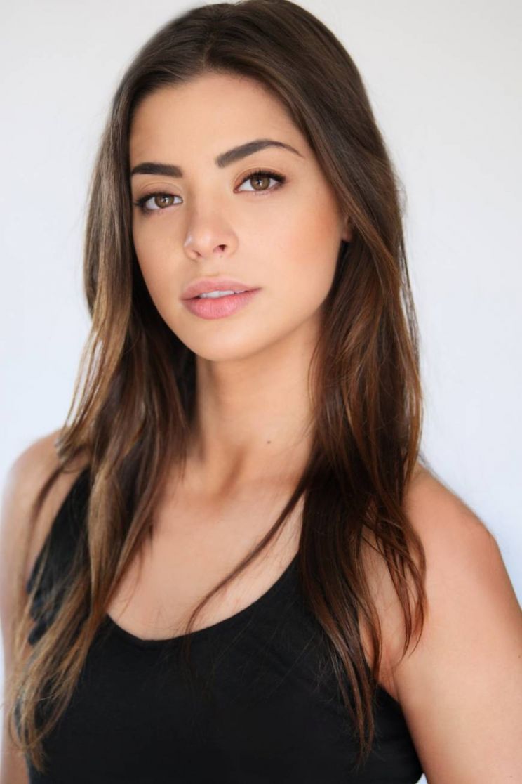 Mia Mantegna