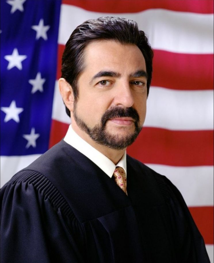 Mia Mantegna
