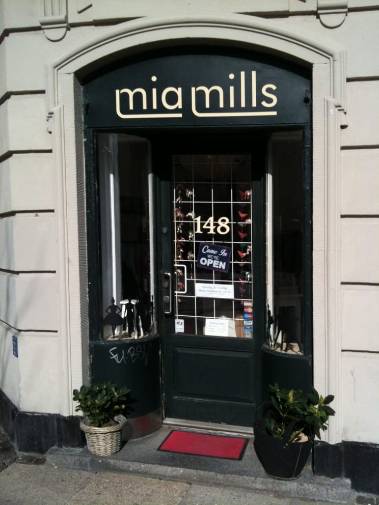 Mia Mills