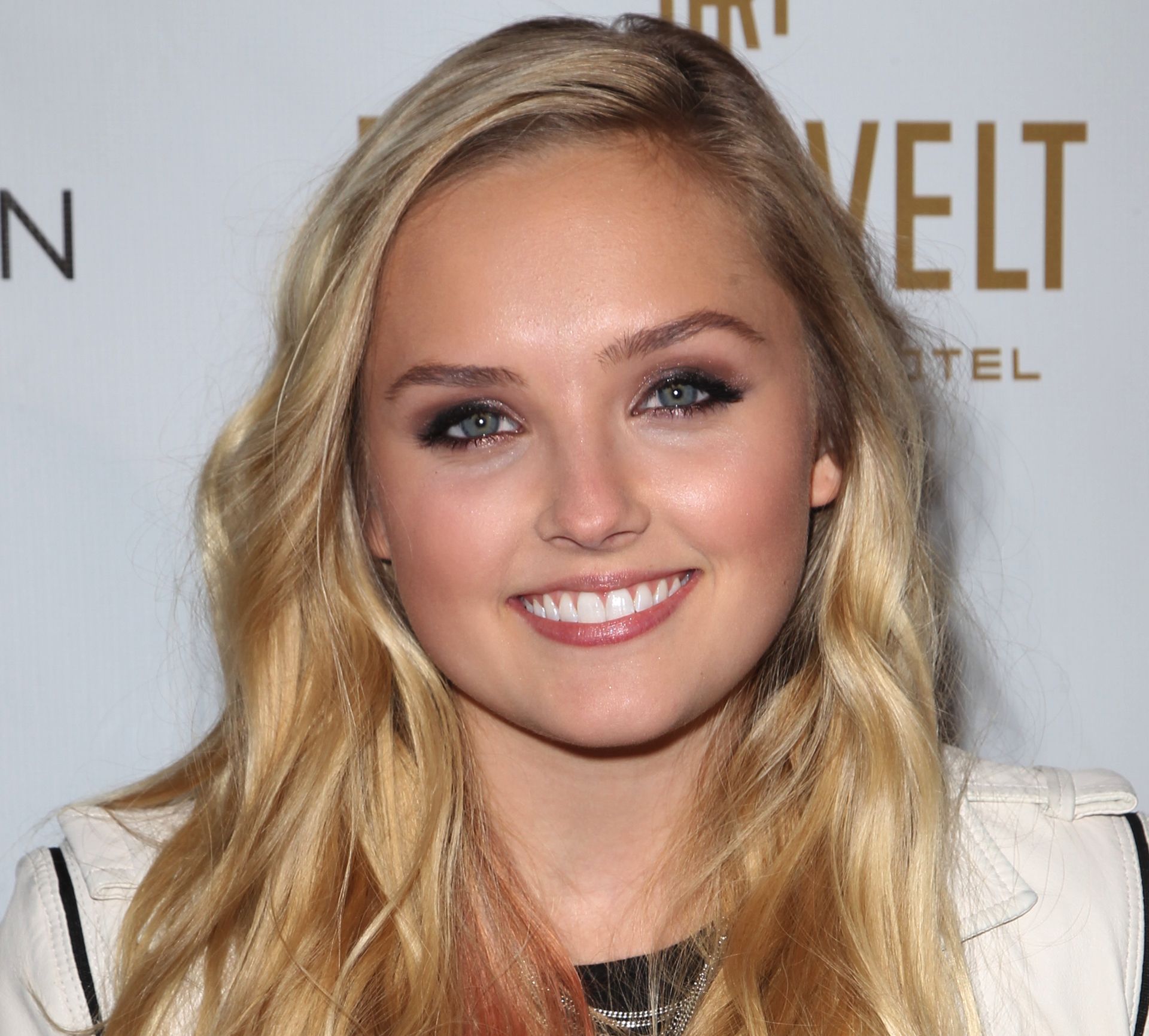 Pictures of Mia Rose Frampton