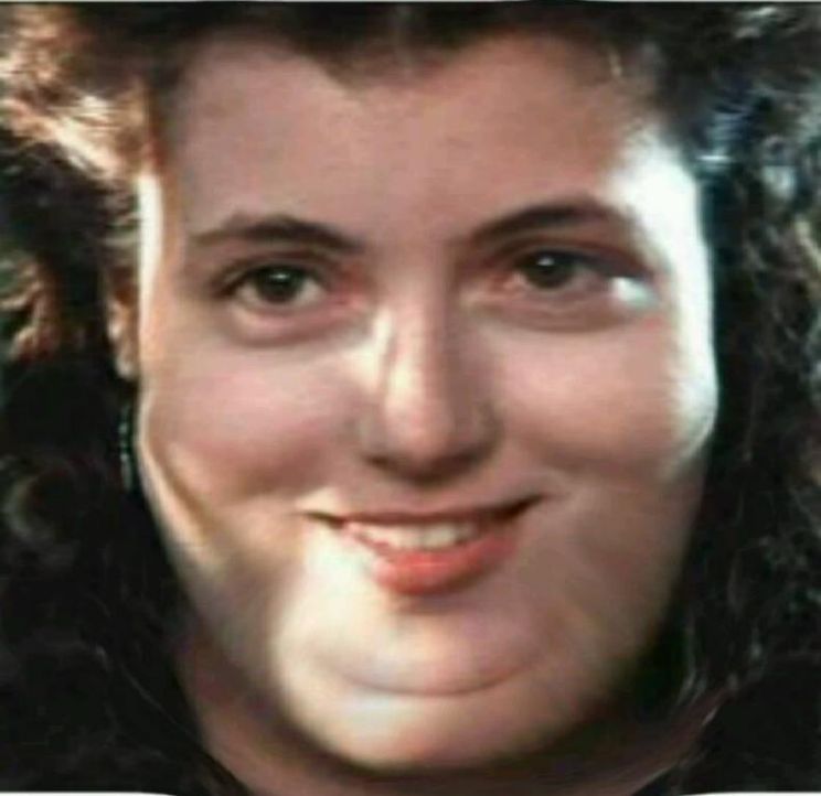 Mia Sara