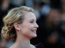 Mia Wasikowska