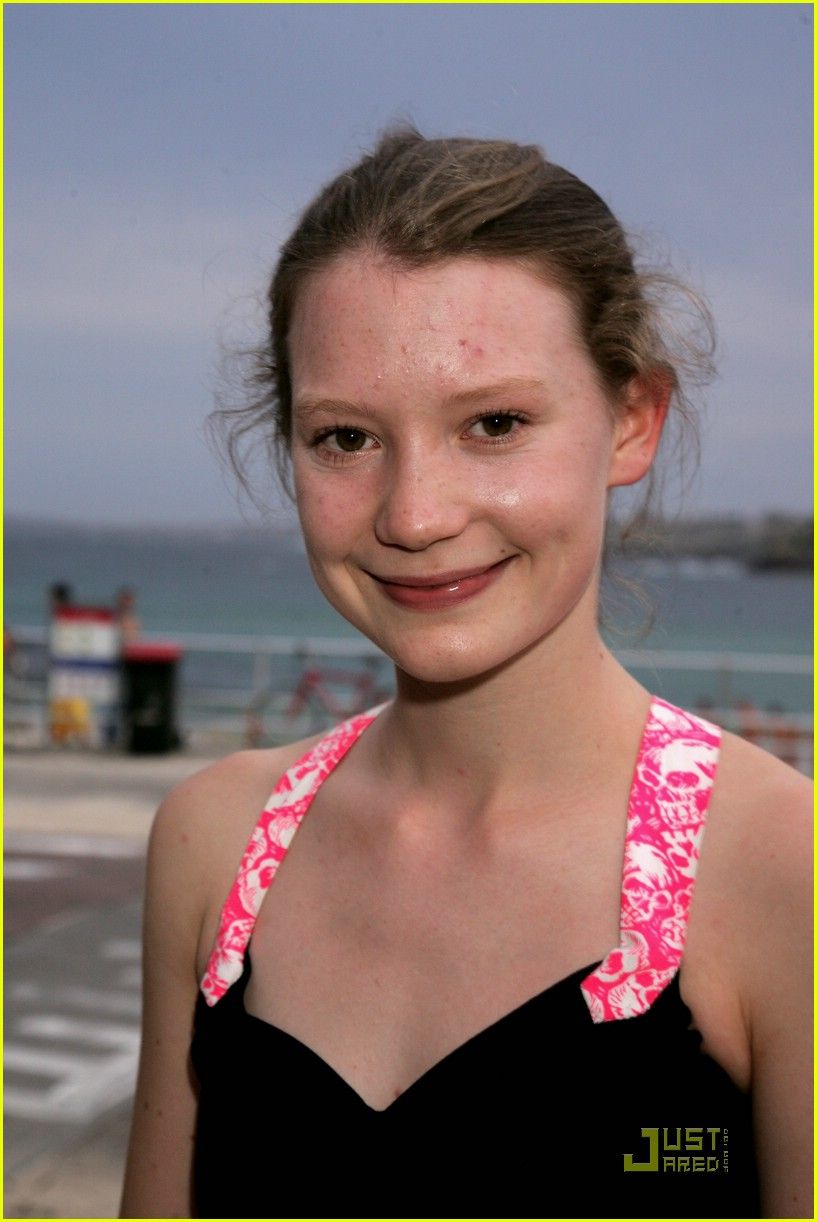 Pictures of Mia Wasikowska