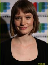 Mia Wasikowska