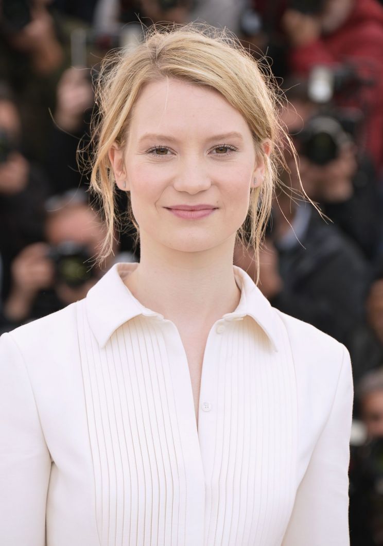 Mia Wasikowska