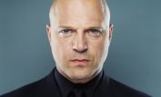 Michael Chiklis