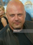 Michael Chiklis