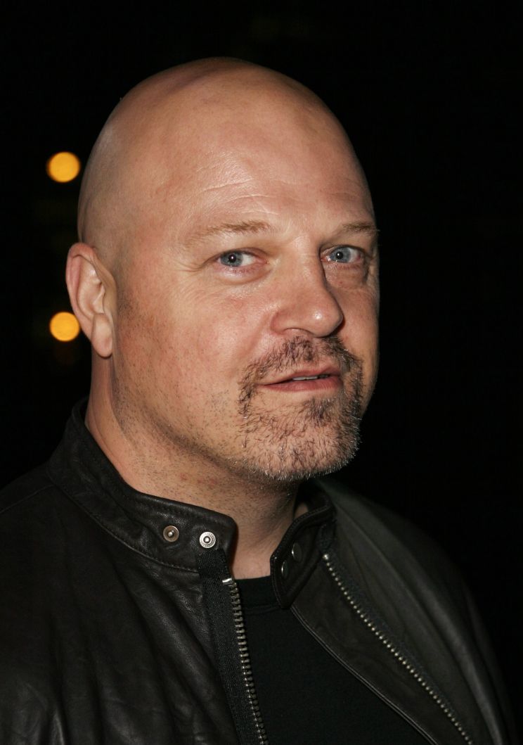 Michael Chiklis