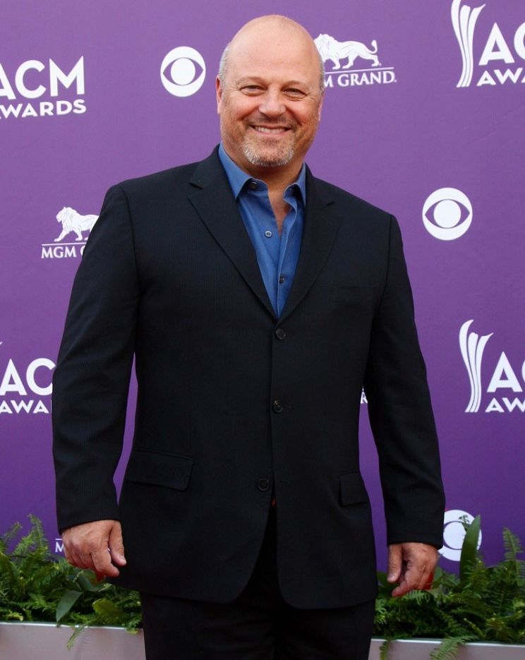 Michael Chiklis