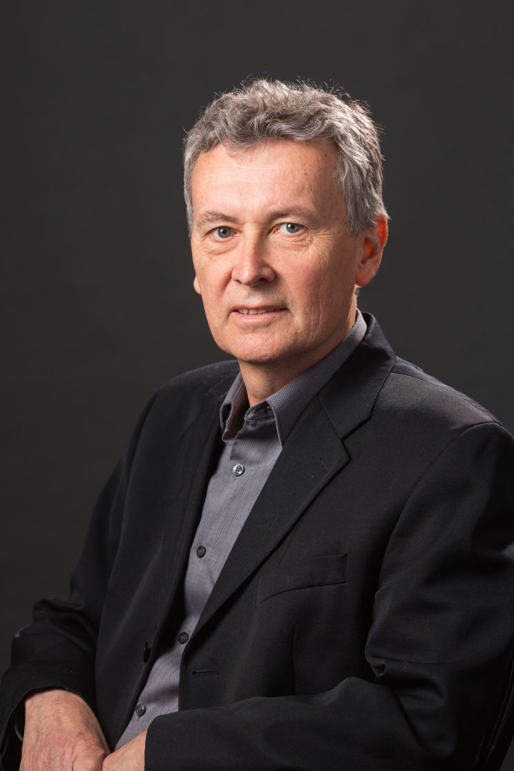 Michael Rowe
