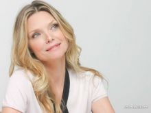 Michelle Pfeiffer photo