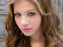 Michelle Trachtenberg photo