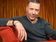 Mikael Persbrandt