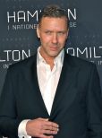 Mikael Persbrandt