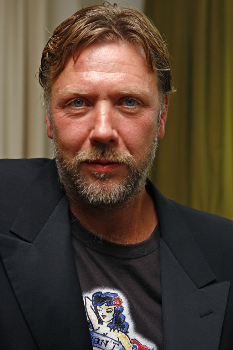 Mikael Persbrandt