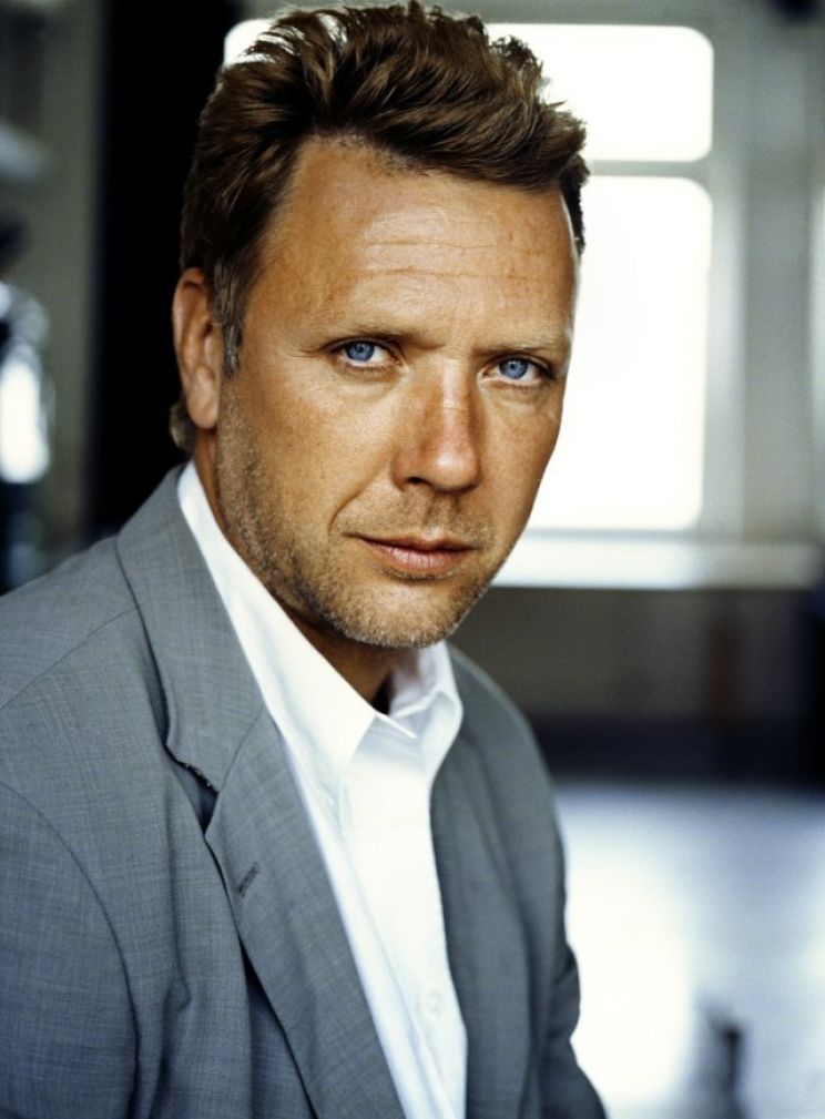 Mikael Persbrandt