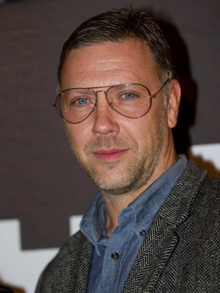 Mikael Persbrandt