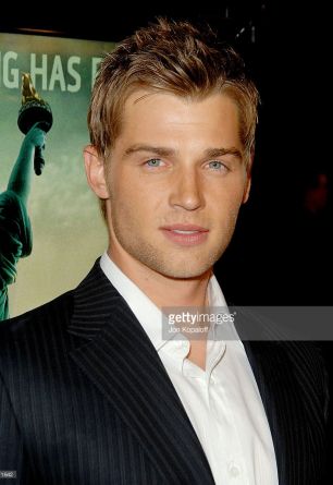 Mike Vogel