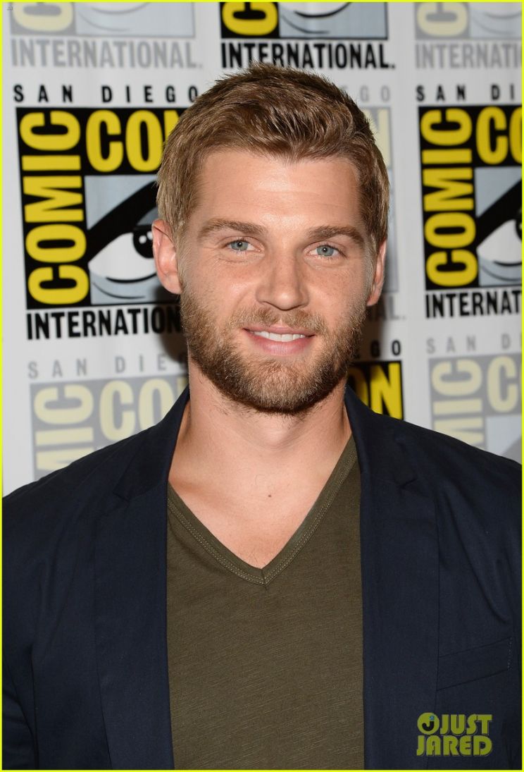 Mike Vogel