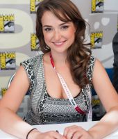 Milana Vayntrub