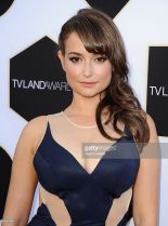 Milana Vayntrub