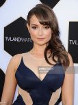 Milana Vayntrub