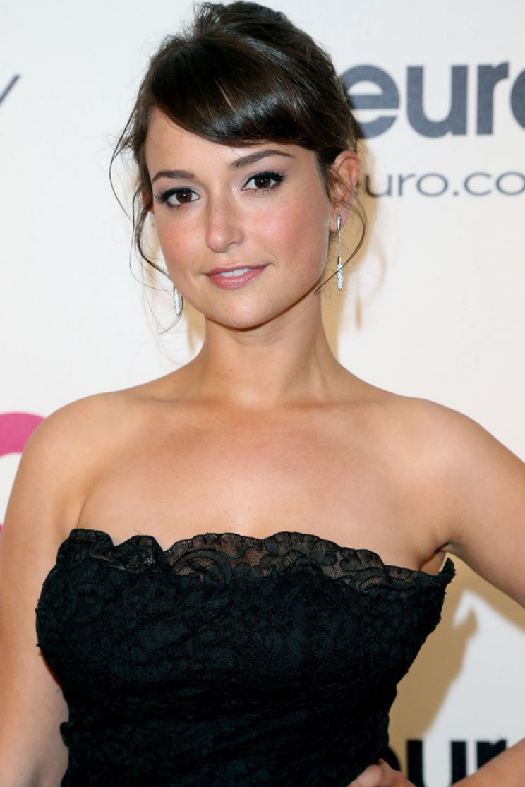 Milana Vayntrub