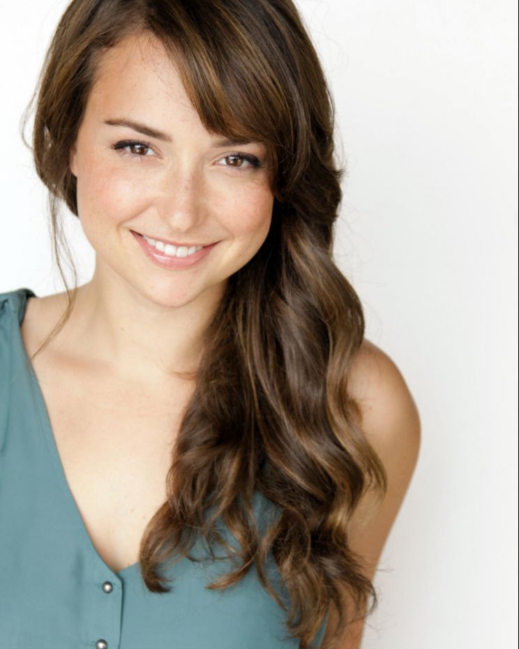 Milana Vayntrub