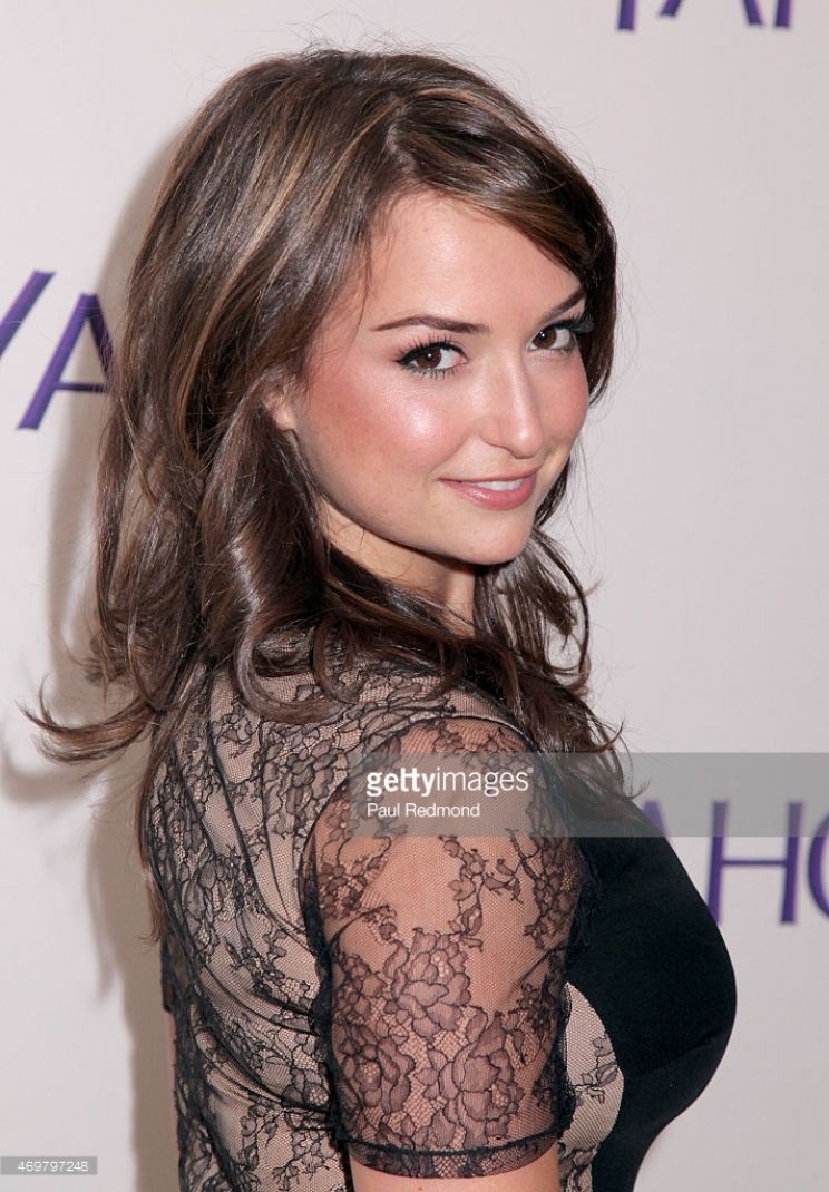 Milana Vayntrub