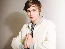 Miles Heizer