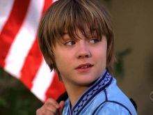 Miles Heizer photo
