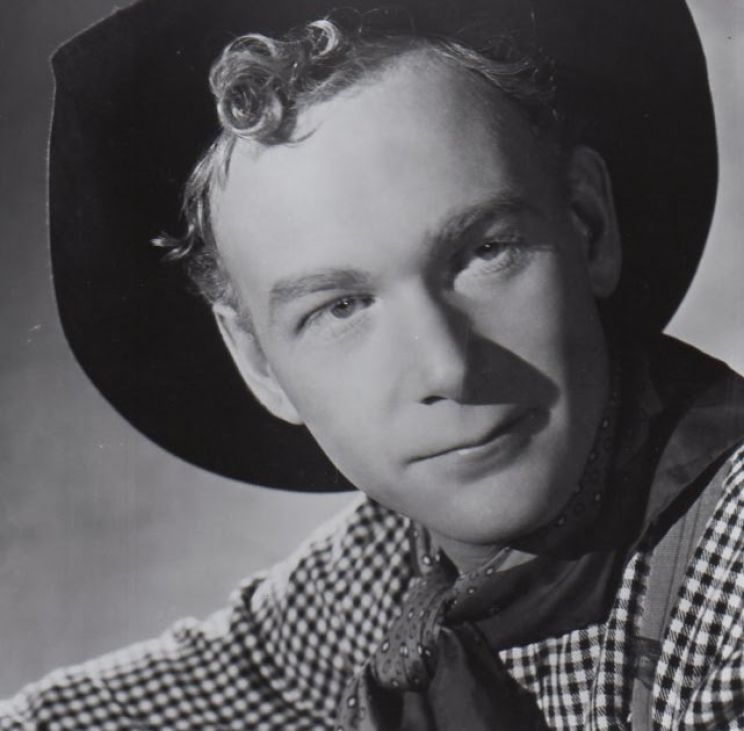 Milton Selzer