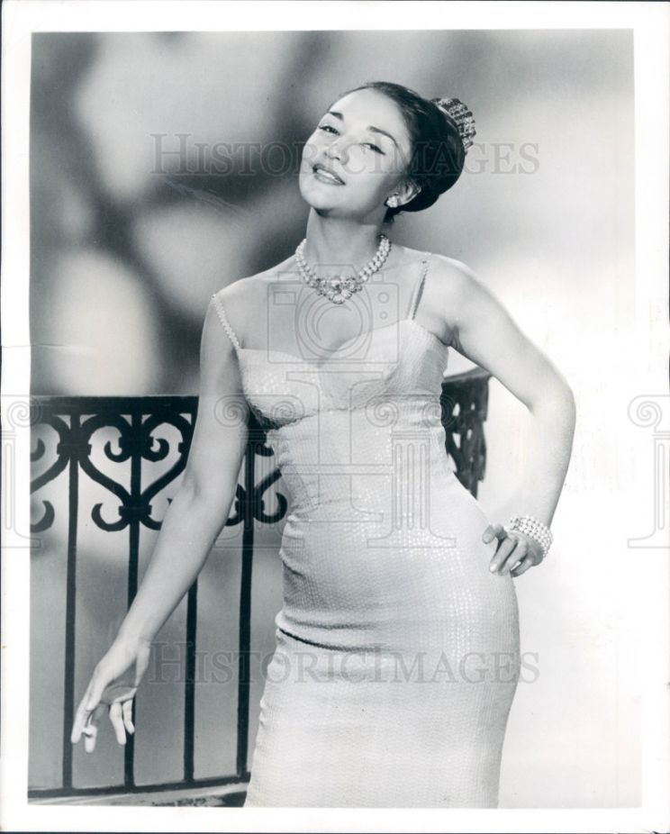 Miriam Colon