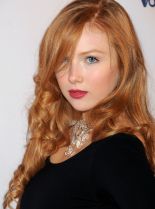 Molly C. Quinn photo