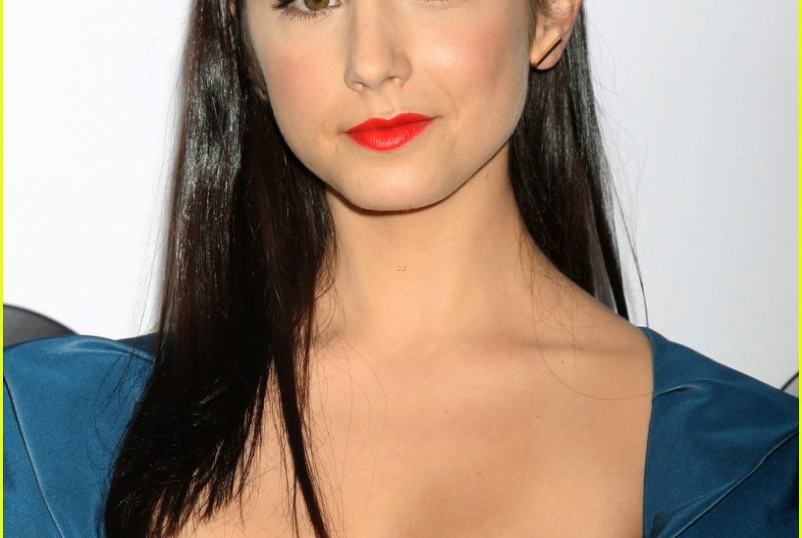 Molly Ephraim. 