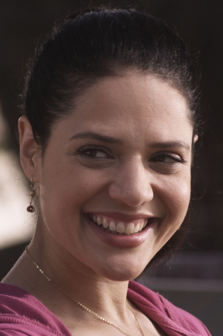 Monique Gabriela Curnen