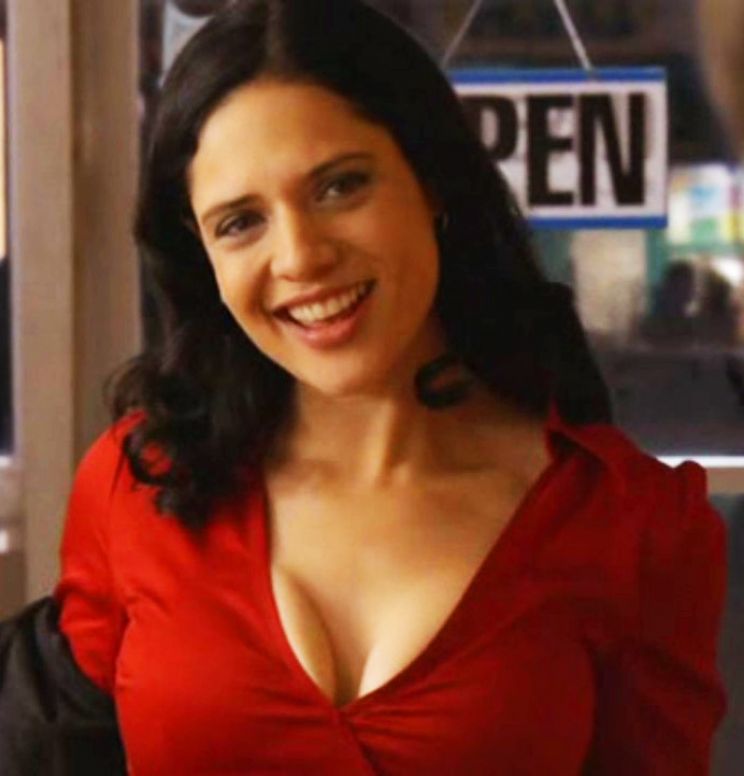 Monique Gabriela Curnen