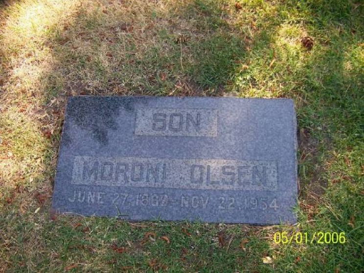 Moroni Olsen