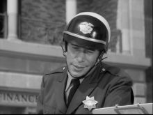Mort Mills