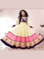 Mouni Roy