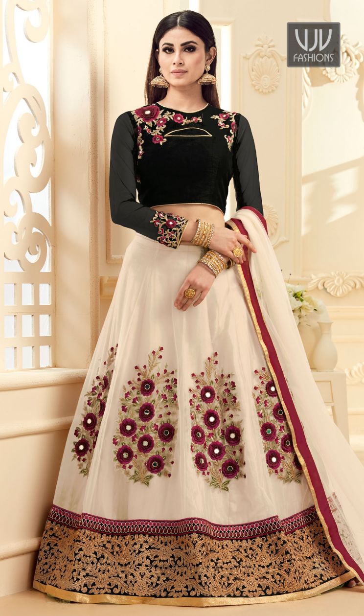 Mouni Roy