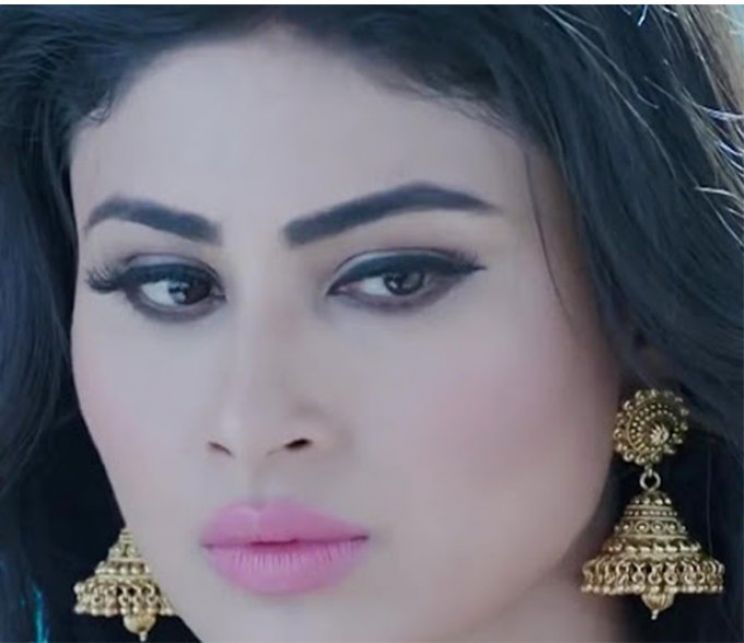 Mouni Roy