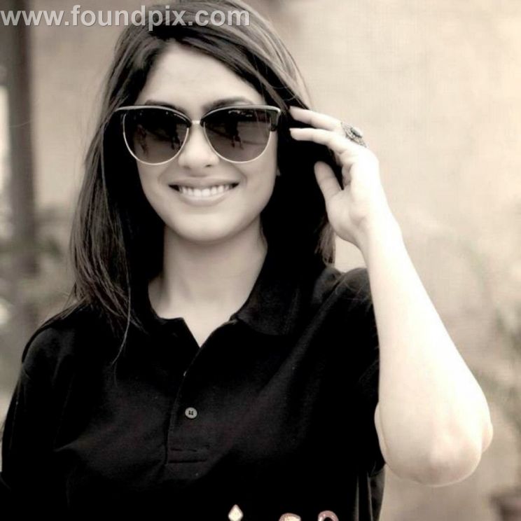 Mrunal Thakur