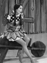 Nancy Kwan #1087513 picture (Portrait Medium)