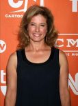 Nancy Travis