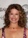 Nancy Travis