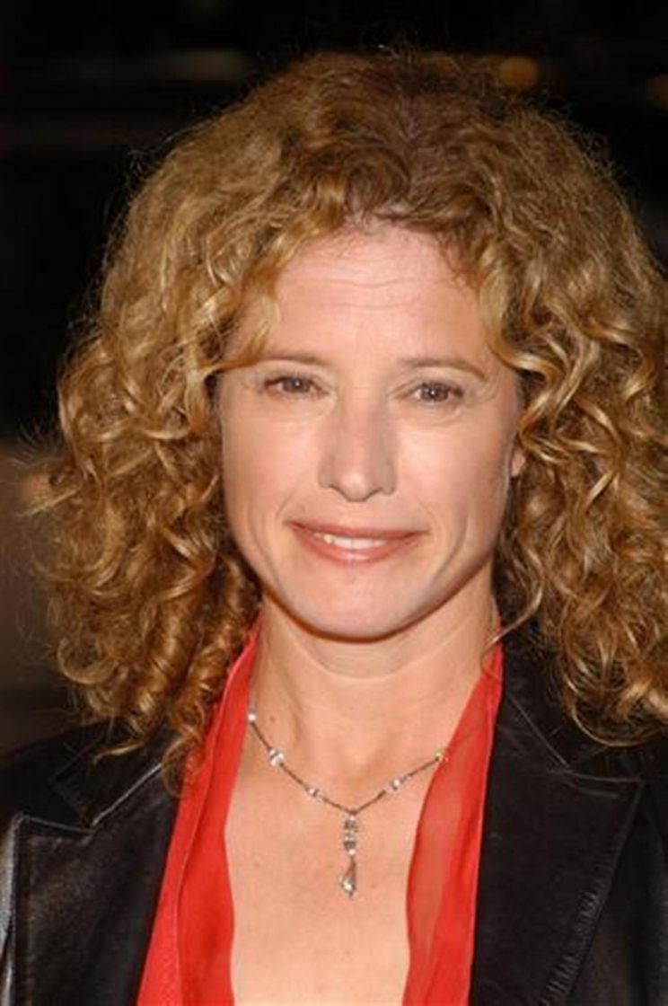 Nancy Travis